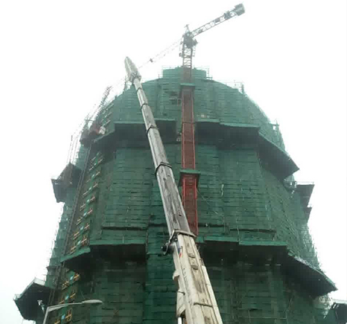 舟山市吊车在工地上作业